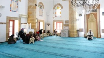 KKTC'deki tarihi Arap Ahmet Paşa Camisi'nde ramazanda mukabele geleneği yaşatılıyor