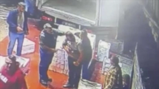 Kocaeli'de nefes borusuna hünnap kaçan kişi, Heimlich manevrasıyla kurtarıldı