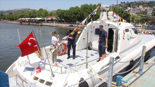 Kocaeli'de TCSG-15 Sahil Güvenlik botu ziyarete açıldı