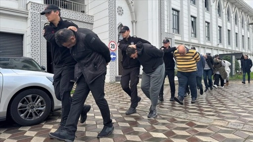 Kocaeli'deki fabrika yangınına ilişkin gözaltına alınan 11 zanlı adliyeye sevk edildi