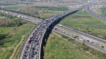 Kocaeli ve Bolu'da ağır tonajlı araçlara bayram dönüşü 1 günlük seyir yasağı