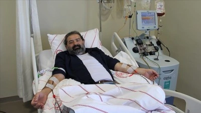 K&ouml;k h&uuml;cre bağış&ccedil;ısı akademisyen, nakil bekleyen hastaya umut oldu
