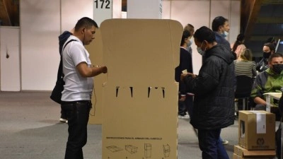 Kolombiya'da halk, cumhurbaşkanı se&ccedil;imi i&ccedil;in sandık başında