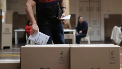 Kolombiya'da halk, yarın cumhurbaşkanı se&ccedil;imi i&ccedil;in sandık başına gidiyor