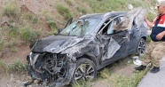 Kontrolden çıkan otomobil uyarı levhasına çarptı: 4 yaralı