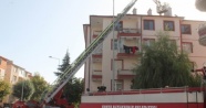 Konya'da 5 katlı binanın çatısında yangın (13.09.2017)