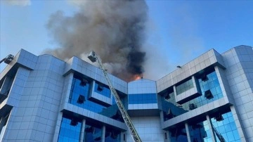 Konya Karatay Belediyesi binasında yangın çıktı