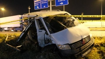 Konya'da midibüsle panelvanın çarpışması sonucu 24 kişi yaralandı