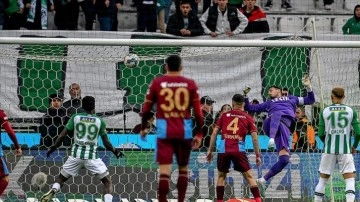 Konyaspor sahasında Trabzonspor'u 2-1 yendi
