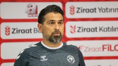 Konyaspor Teknik Direkt&ouml;r&uuml; Palut: Her ne kadar biz kazanmak istiyorsak da iyi oynayan kazansın