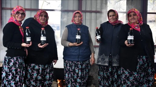 Kooperatifleşen kadınlar el emeklerini kendi markalarıyla pazarlıyor