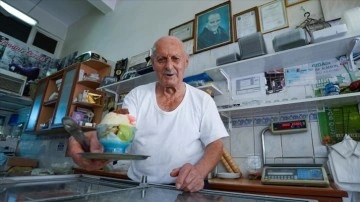 Koruk suyundan yaptığı dondurma, ekşi severlerin favorisi oldu