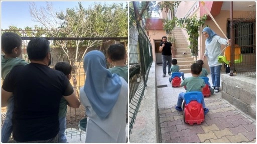 Koruyucu ailesi oldukları üçüzlerle evlerini şenlendirdiler