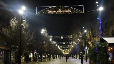 Kosova'nın başkenti Priştine Ramazan vesilesiyle s&uuml;slendi