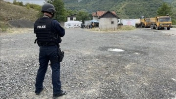 Kosova-Sırbistan gerilimine neden olan eski Sırp polisin tutukluluğu ev hapsine çevrildi