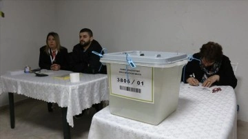 Kosova'nın kuzeyinde halk, mevcut belediye başkanlarının görevden alınabilmesi için sandık başı