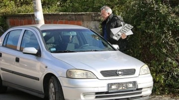 Kosova'nın kuzeyinde yaklaşık 1500 Sırp, "Kosova Cumhuriyeti" araç plakası aldı