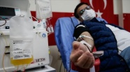 Kovid-19&#039;u yenen sağlık çalışanları immün plazma bağışlarıyla da şifa oluyor