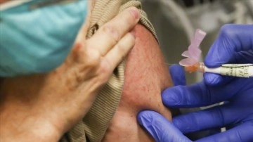 Kovid-19 ve grip vakalarındaki artış ihtimaline karşı "maske ve aşı" uyarısı