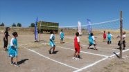 Köydeki çocuklar farklı spor branşlarıyla tanışıyor