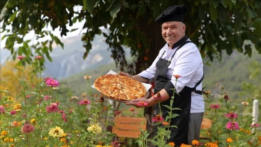 Köyüne pizzacı açtı şimdi talebe yetişmeye çalışıyor