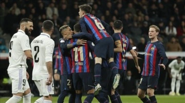 Kral Kupası'nda Real Madrid'i deplasmanda yenen Barcelona final için avantaj sağladı