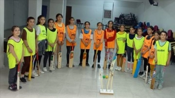 Krikette madalya kazanan Vanlı öğrenciler, milli takımı hedefliyor