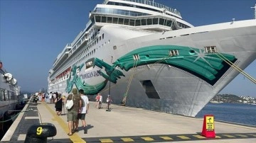Kruvaziyer "Norwegian Jade" ile Bodrum'a 2 bin 658 turist geldi