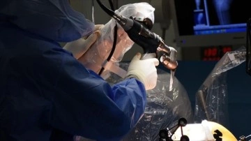 Küçük kesiyle yapılan robotik cerrahi kalp ameliyatlarında iyileşmeyi hızlandırıyor
