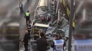Küçükçekmece’de minibüs metrobüs durağına çarptı: 3 yaralı
