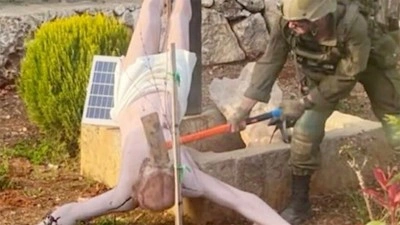 Kud&uuml;s Latin Patrikhanesi Piskoposu: İsrail askerinin İsa heykelini kırması utan&ccedil; verici ve rezil bir