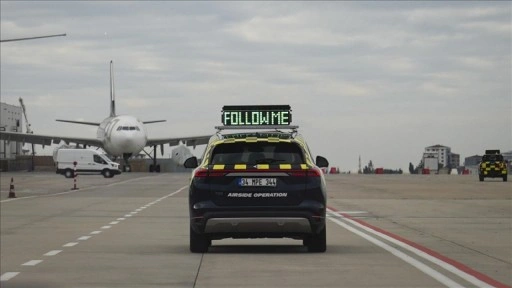 Kuledeki hava trafik kontrol&ouml;rlerinin yerdeki keskin g&ouml;zleri