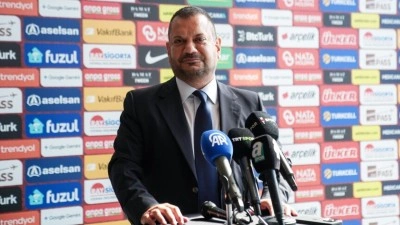 Kul&uuml;pler Birliği Vakfı Başkanı Ertuğrul Doğan'dan yabancı futbolcu kuralı a&ccedil;ıklaması