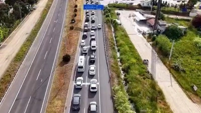 Kurban Bayramı tatili dolayısıyla yola &ccedil;ıkan s&uuml;r&uuml;c&uuml;ler yoğunluğa neden oluyor
