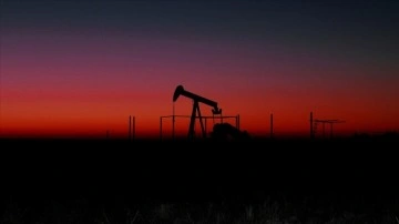 Küresel petrol arzı eylülde günlük 270 bin varil arttı
