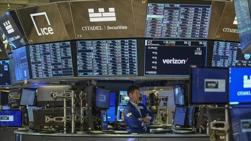 Küresel piyasalarda Fed'e ilişkin "şahin" faiz indirimi endişeleri devam ediyor