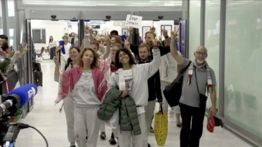 Küresel Sumud Filosu'na katılan Fransız aktivistlerin bir kısmı Fransa'ya ulaştı