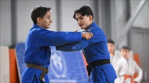 Kuşak güreşinde genç sporcu, dünya şampiyonasında madalya kovalayacak