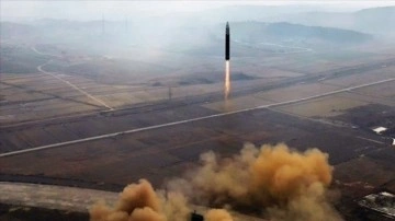 Kuzey Kore'nin fırlattığı balistik füzenin yeni tip füze olabileceği iddia ediliyor