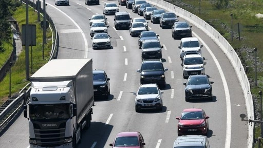 LASİD'den bayramda uzun yola çıkacaklara kış lastiği uyarısı