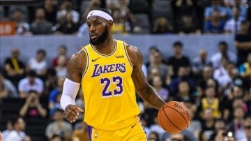 LeBron James'in tarihi rekoru, Lakers'a galibiyet için yetmedi