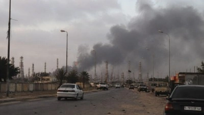 Libya'da silahlı grupların &ccedil;atışması nedeniyle Zaviye Petrol Rafinerisinde &ccedil;alışmalar durduruld