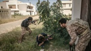 Libya ordusu, Hafter milislerinin işgalindeki Vatiyye Hava Üssü’nü tamamen kuşattı