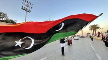 Libyalılar egemenliklerinin 70’inci yılını Şehitler Meydanı'nda kutladı