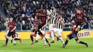Lider Juventus Milan'ı farklı yendi