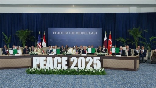 Liderler Gazze'de barış için "Şarm el-Şeyh Anlaşması"nı imzaladı