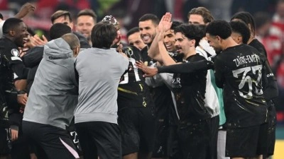 Ligue 1'de Lens'i yenen PSG, şampiyonluğunu ilan etti