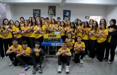 Lise &ouml;ğrencilerinin robot takımı ABD'de d&uuml;nya şampiyonası bileti aldı