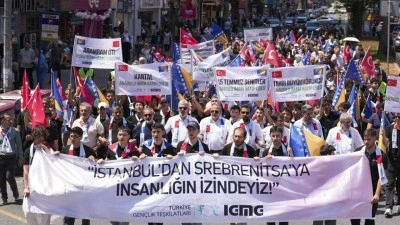 Liseliler Srebrenitsa Soykırımı anma etkinliklerine katılmak &uuml;zere Bosna Hersek'e gitti
