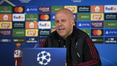 Liverpool Teknik Direkt&ouml;r&uuml; Slot: Galatasaray'ın ilerdeki &uuml;&ccedil; oyuncusu da &ccedil;ok hızlı